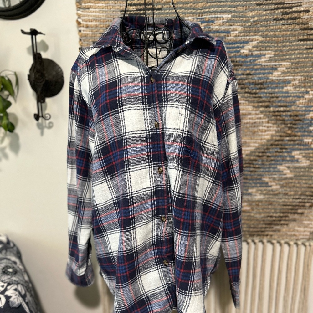American Eagle Oversized Fit Distressed Button Down Flannel - Picture 2 of 11